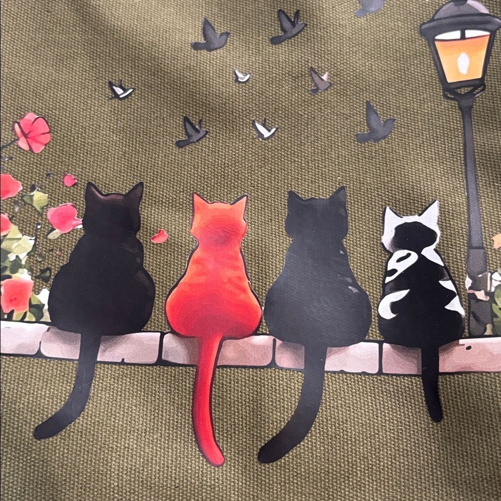 GREEN CANVAS MESSENGER BAG WITH CAT DETAIL ON FRONT FLAP 2 SNAP CLOSURES - Picture 2 of 15